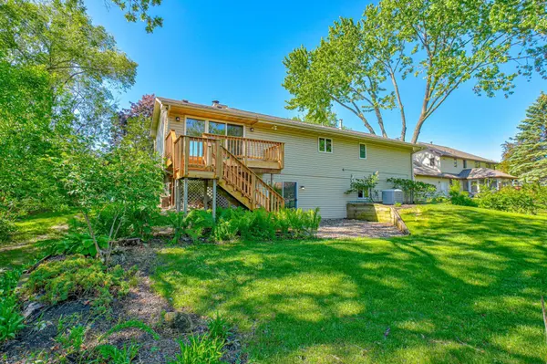 233 Grandview AVE W, Roseville, MN 55113