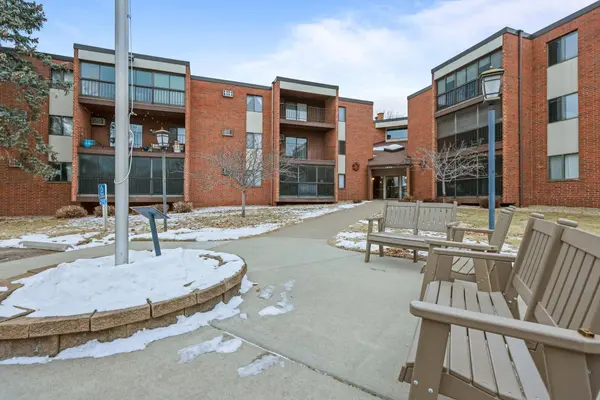1800 Riverwood DR #303, Burnsville, MN 55337