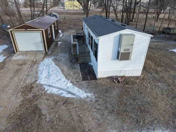 175 Cottonwood, Revere, MN 56166
