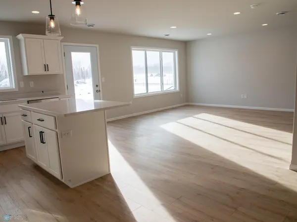 7906 Buckthorn AVE, Fargo, ND 58047