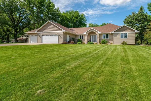 19862 209th ST,  Hutchinson,  MN 55350