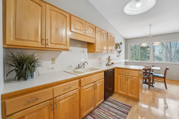 1428 Arden View DR, Arden Hills, MN 55112