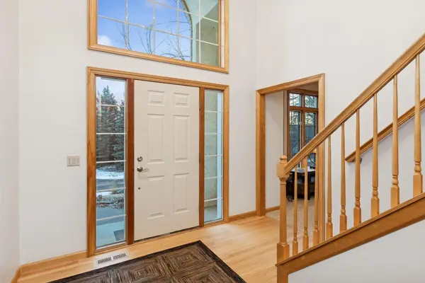 5845 Blackberry TRL, Inver Grove Heights, MN 55076