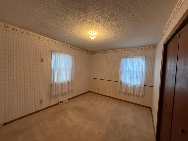 210 Parker AVE E Dassel, MN 55325
