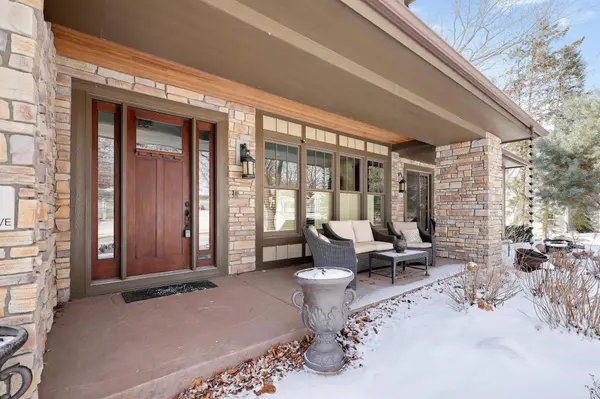 280 Ridgeview DR E, Wayzata, MN 55391