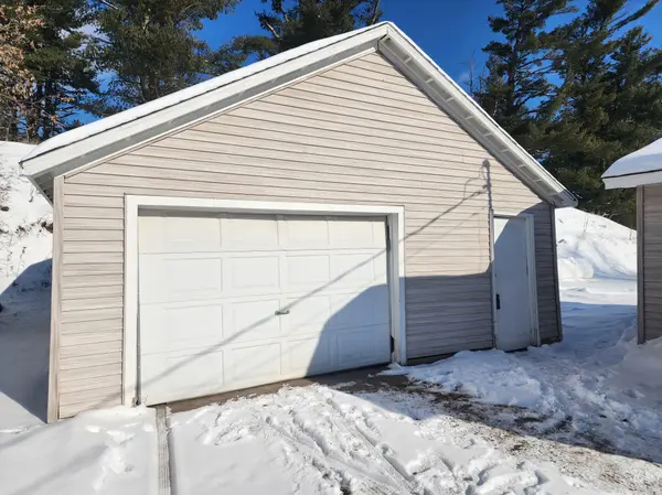 32 Dalles AVE, Carlton, MN 55718