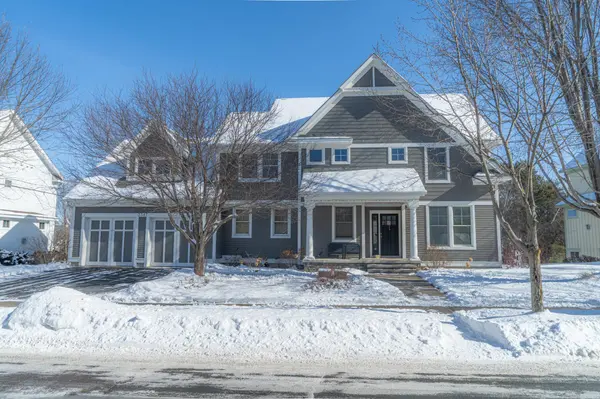 3347 Pioneer PL, Stillwater, MN 55082