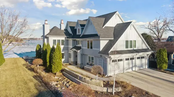 60 W Point AVE, Tonka Bay, MN 55331