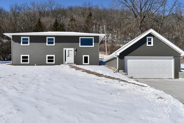 131 Oskamp CIR, Winona, MN 55987