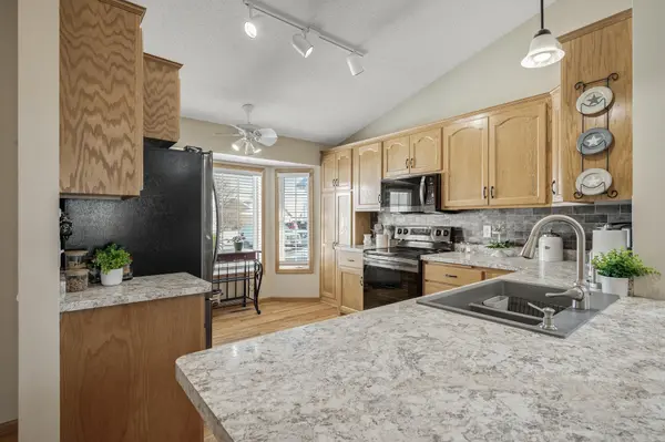 906 Shady Ridge LN Braham, MN 55006