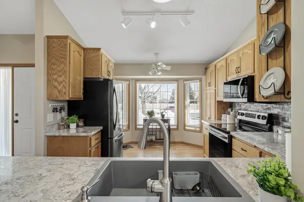 906 Shady Ridge LN Braham, MN 55006