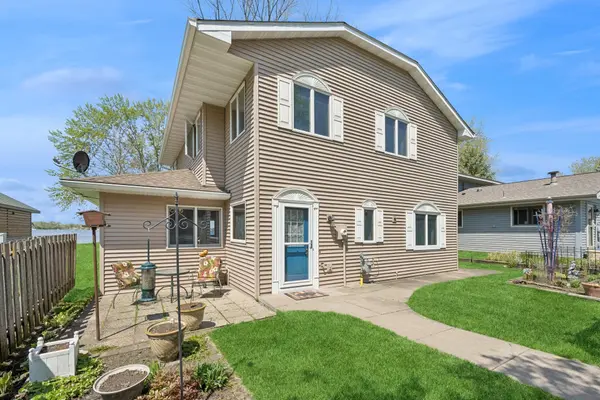 7550 N Shore CIR N, Forest Lake, MN 55025