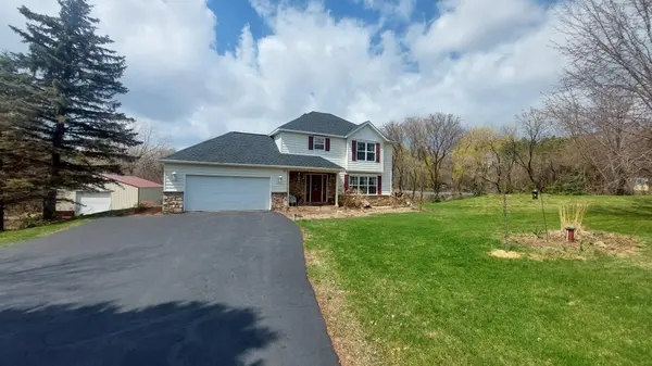 548 Trillium LN, Hudson, WI 54016