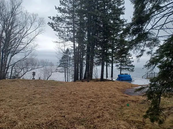 9502 Congdon BLVD, Duluth, MN 55804
