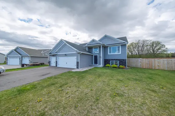 705 Hickory ST SW, Isanti, MN 55040