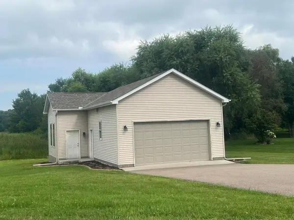 800 Hahn DR, Shakopee, MN 55379