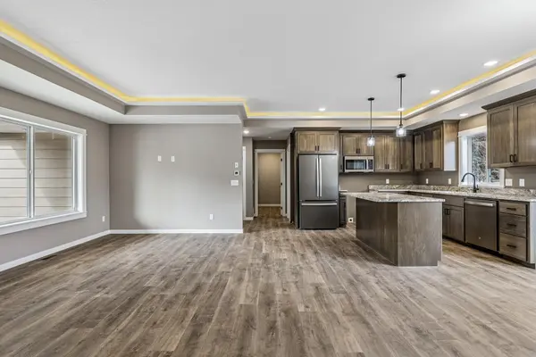332 Spruce DR E, Annandale, MN 55302