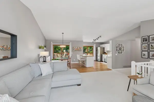 15755 Highview DR, Apple Valley, MN 55124