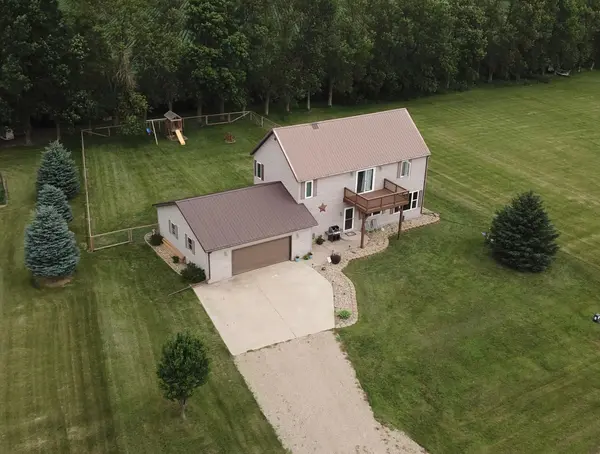 32 Lime Lake DR,  Avoca,  MN 56114