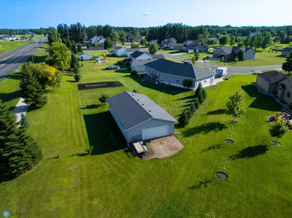 304 Chestnut DR, Horace, ND 58047