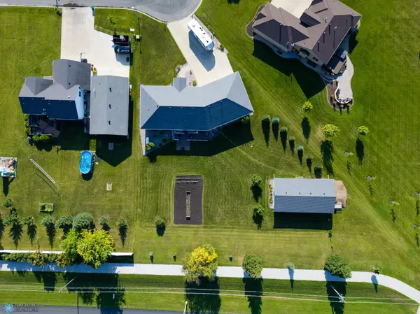 304 Chestnut DR, Horace, ND 58047