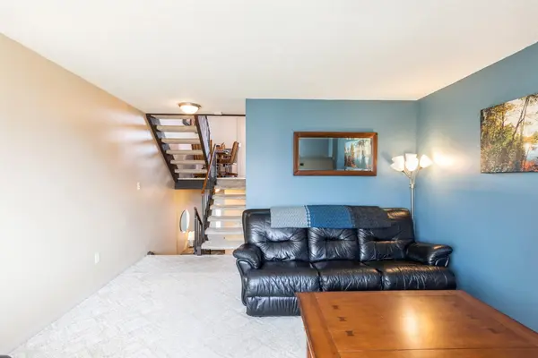 4074 Meadowlark LN #14074, Eagan, MN 55122