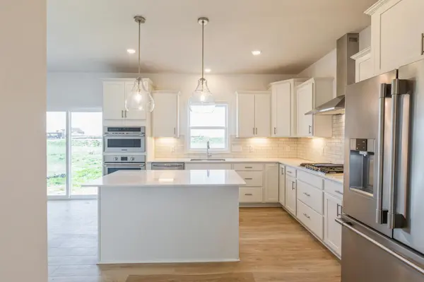 4648 Obsidian WAY, Victoria, MN 55386