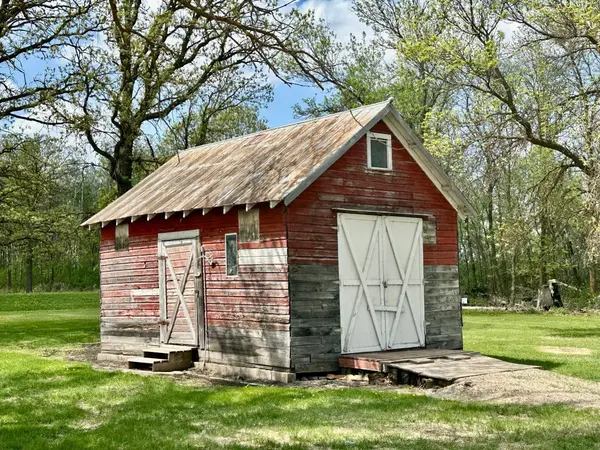 28714 County Road 112, Roseau, MN 56751