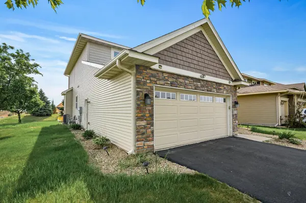 9131 River Rock DR N, Chanhassen, MN 55317