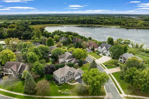 18727 Magenta Bay, Eden Prairie, MN 55347