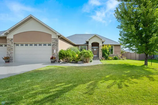 3849 2nd ST E, Fargo, ND 58078