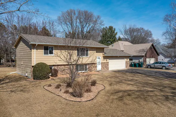 4873 106th LN NE,  Circle Pines,  MN 55014