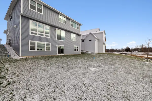 10145 Shadyview LN NE, Maple Grove, MN 55311