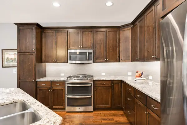 3595 Lemieux CIR, Eagan, MN 55122