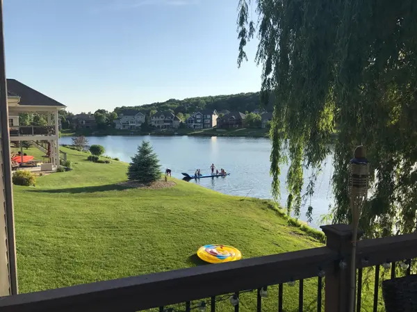 4082 Autumn Lake CT SW, Rochester, MN 55902
