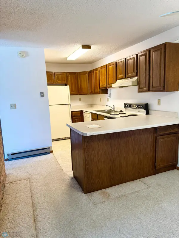 2012 Park BLVD S #B1, Fargo, ND 58103