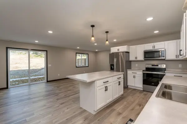 3110 Scotch LN, Mankato, MN 56001