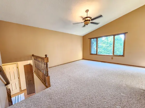908 Park LN, Belle Plaine, MN 56011