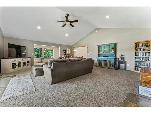 40543 Ryans Bay RD, Zumbro Falls, MN 55991