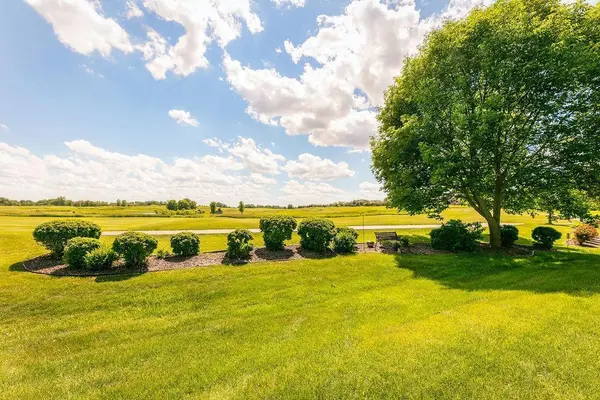 1165 Gallery LN, Chaska, MN 55318