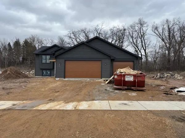 240 Dakota AVE, Roberts, WI 54023