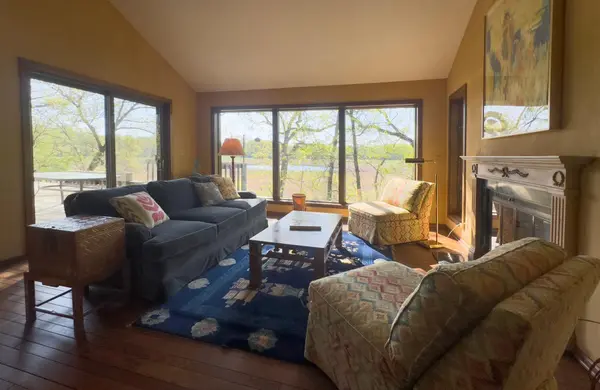 6 Crocus LN, North Oaks, MN 55127