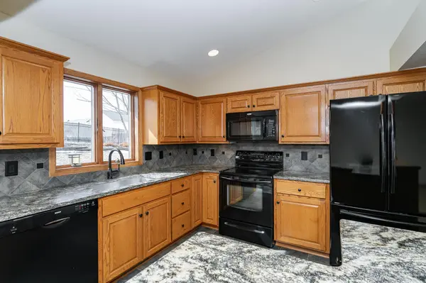 424 11th ST NW, Byron, MN 55920