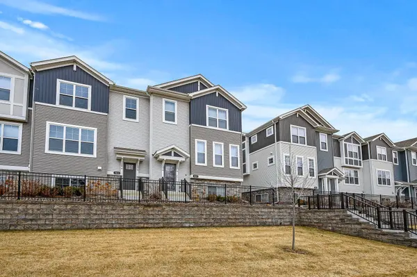 7617 Cody LN, Inver Grove Heights, MN 55076