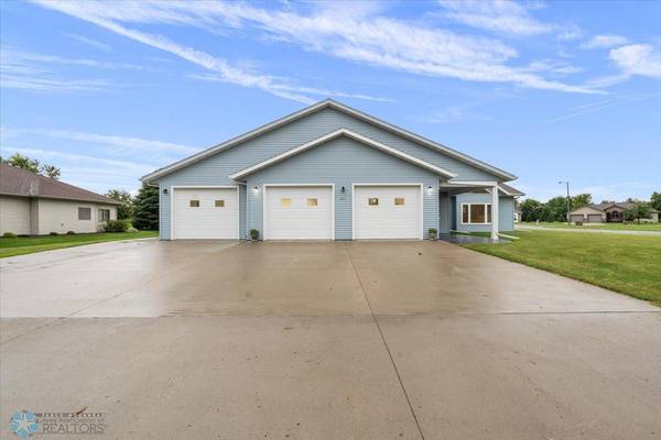 405 Oak ST,  Breckenridge,  MN 56520