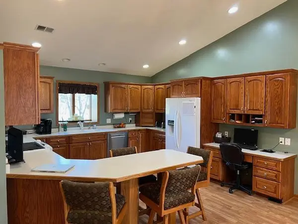 1102 W Pleasure DR, Litchfield, MN 55355