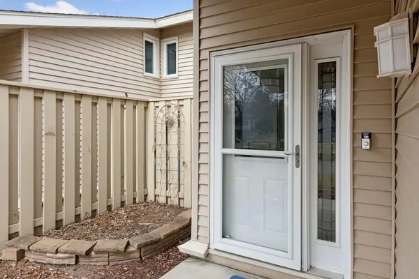 1005 Carmel CT, Shoreview, MN 55126