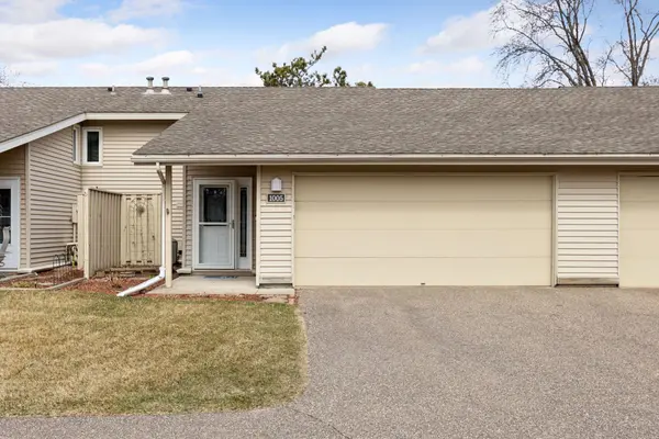 1005 Carmel CT, Shoreview, MN 55126