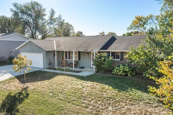 6684 133rd ST W, Apple Valley, MN 55124