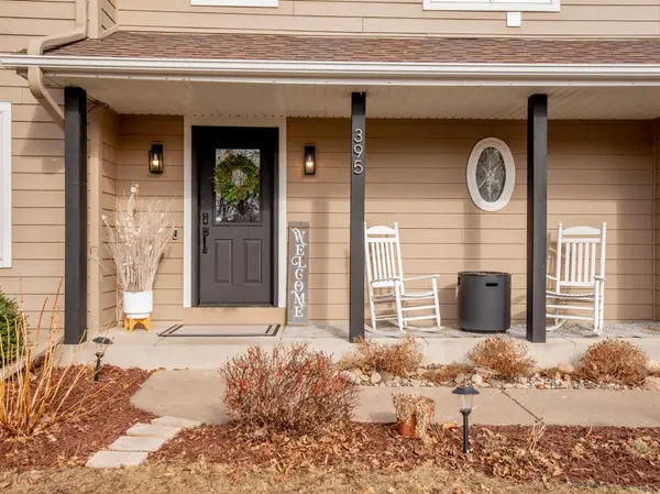 395 Bear AVE S, Vadnais Heights, MN 55127